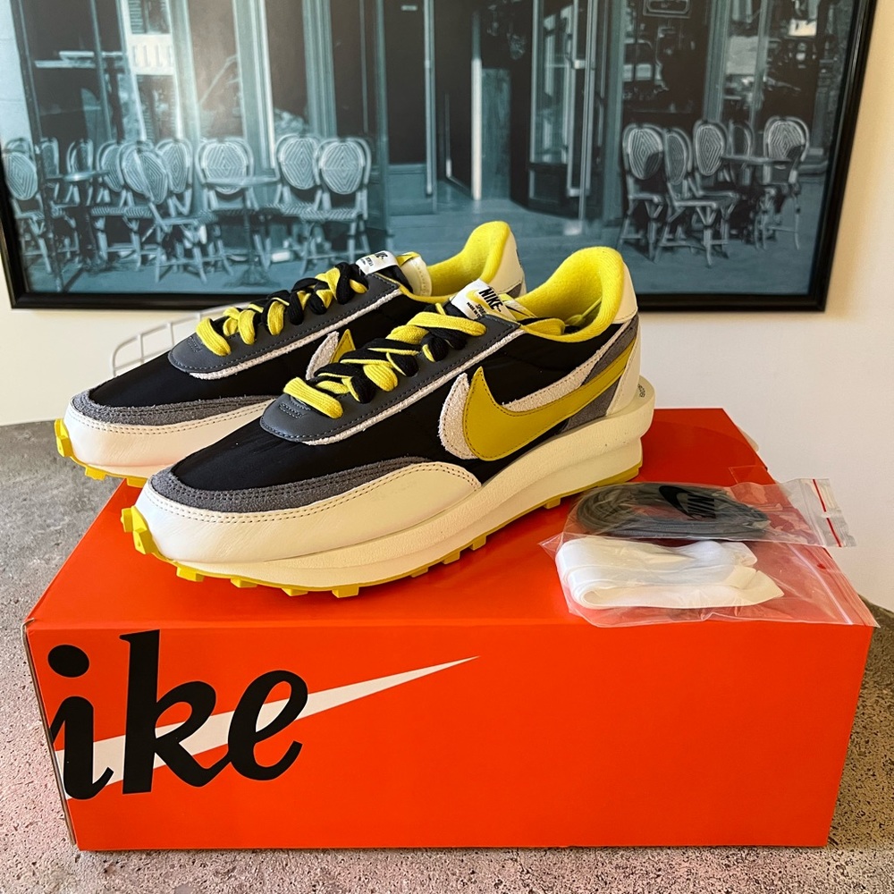 Nike Waffle Black and Yellow Sneakers